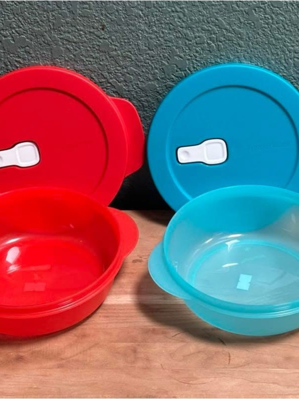 Red and Blue Microwave-Safe Silicone Serving Bowls with Lids - Unbranded